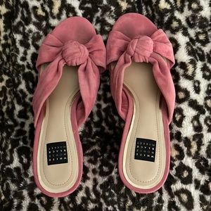 Suede pink, White House Black market heels